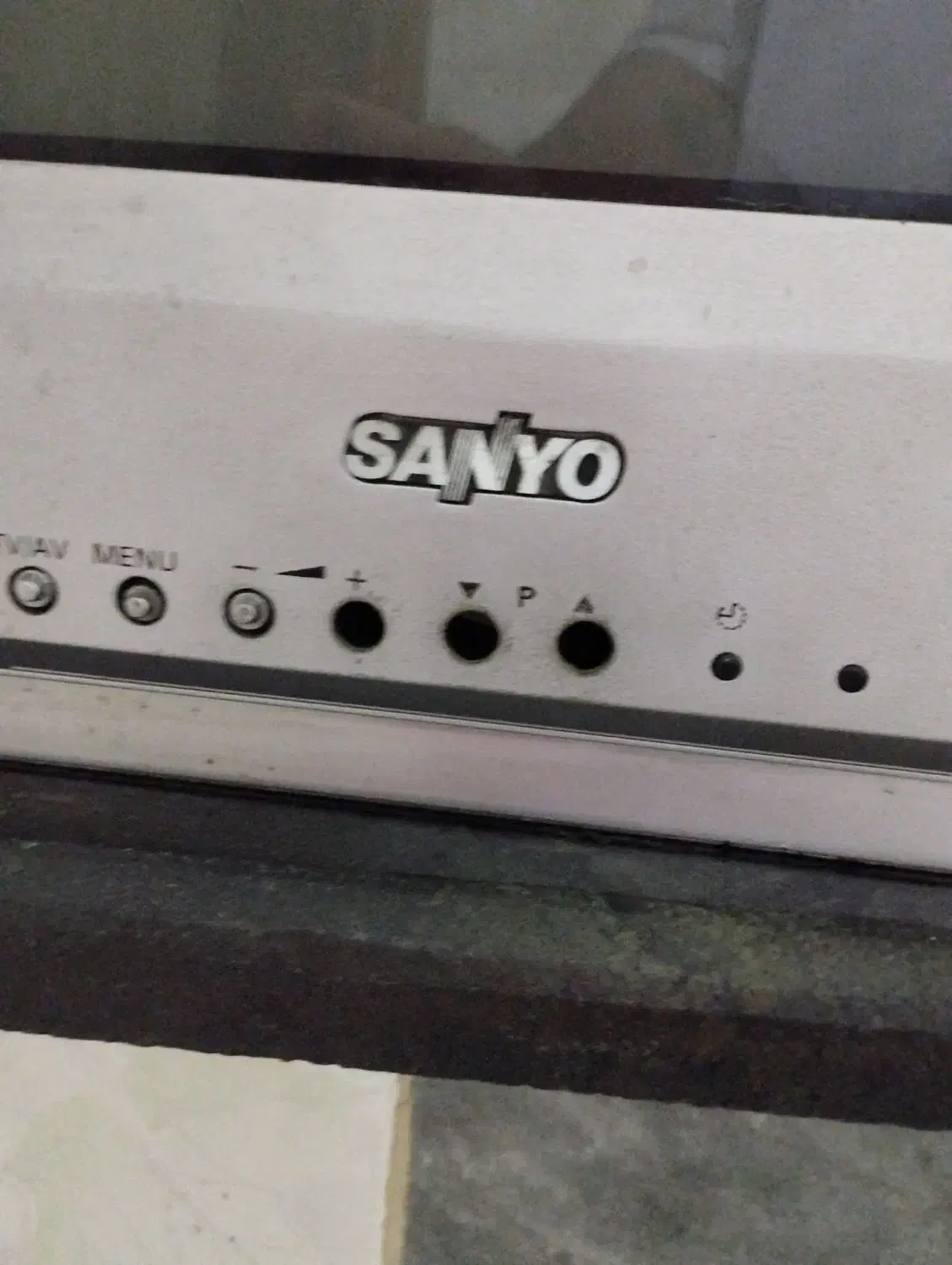 تلویزیون قدیمی سالم|تلویزیون و پروژکتور|بندر گز, |دیوار