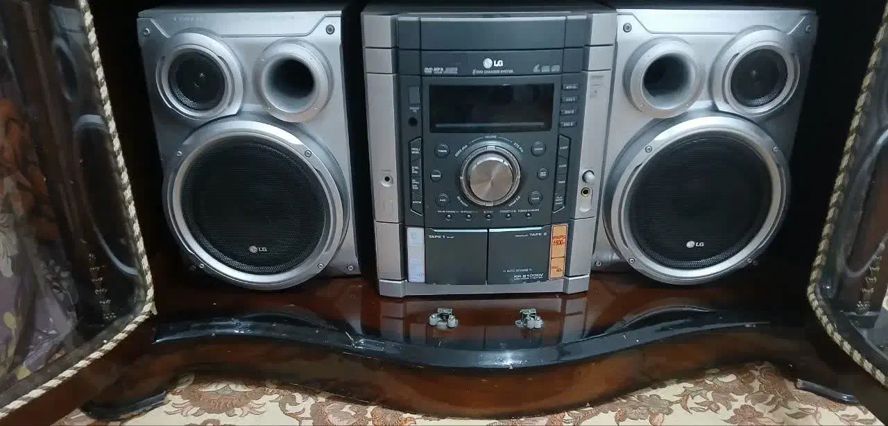 تلویزیون و میز|تلویزیون و پروژکتور|لنجان, |دیوار