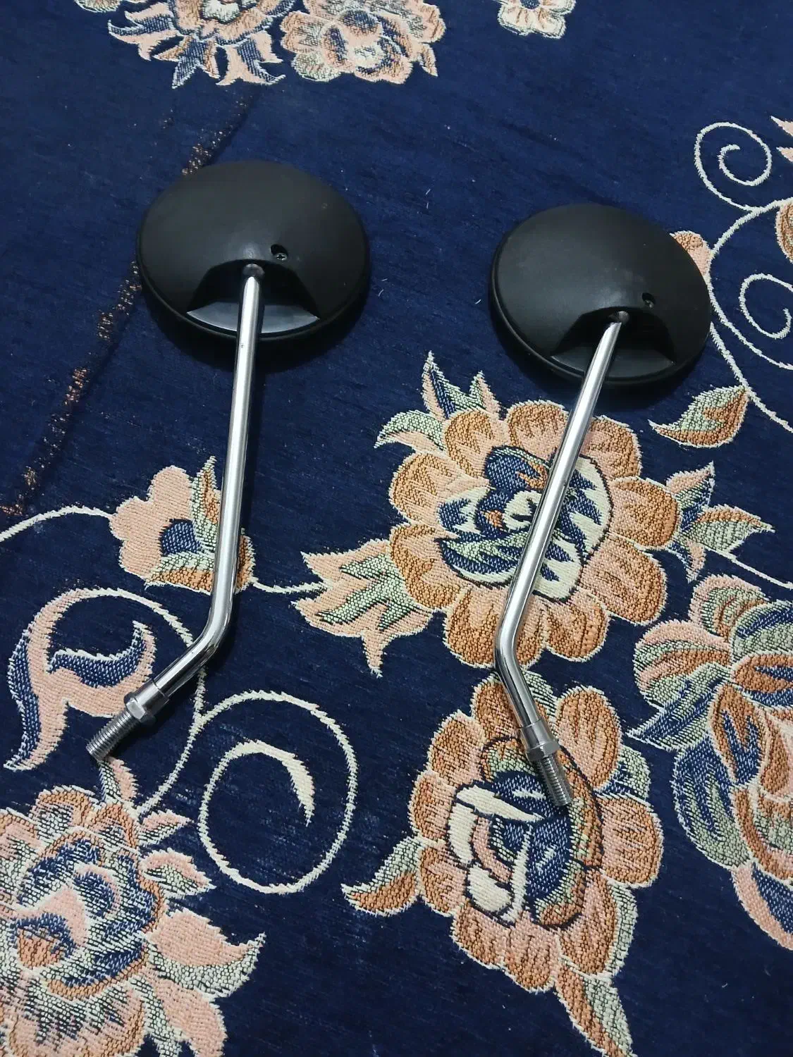 آینه|آینه|نسیم‌شهر, |دیوار