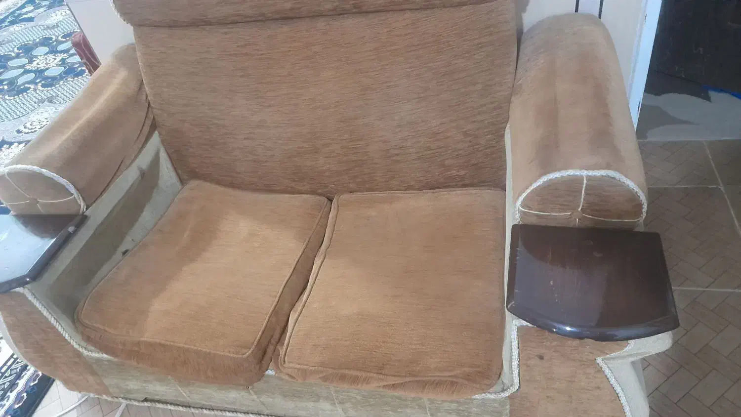 یک دست مبل دست دو|مبلمان خانگی و میز عسلی|رفسنجان, |دیوار