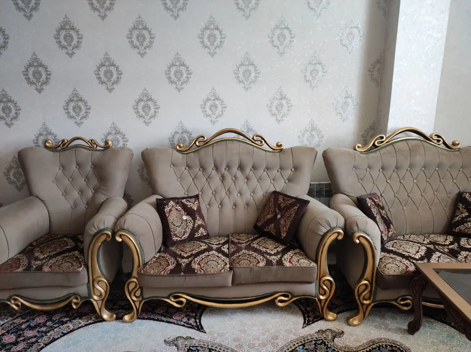 مبل ۹ نفره و میز ناهارخوری ۴نفره|مبلمان خانگی و میز عسلی|نجفآباد, ویلاشهر|دیوار