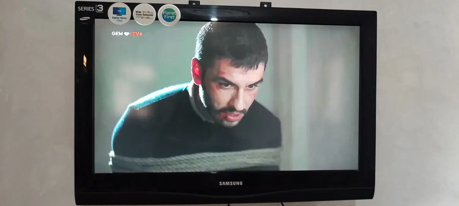 تلویزیون 32 سامسونگ اصل|تلویزیون و پروژکتور|تهران, صاحب الزمان|دیوار