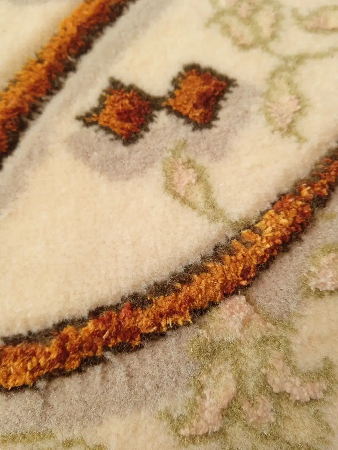 تابلو فرش دستبافت داخل کار از ابریشم استفاده شده|تابلو فرش|اردبیل, |دیوار