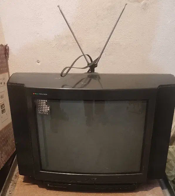 تلویزیون سونی سالم|تلویزیون و پروژکتور|اصفهان, قلعه طبره|دیوار