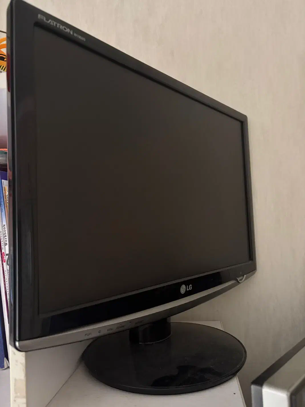 مانیتور LG flatron 19inch|قطعات و لوازم جانبی رایانه|گرگان, |دیوار