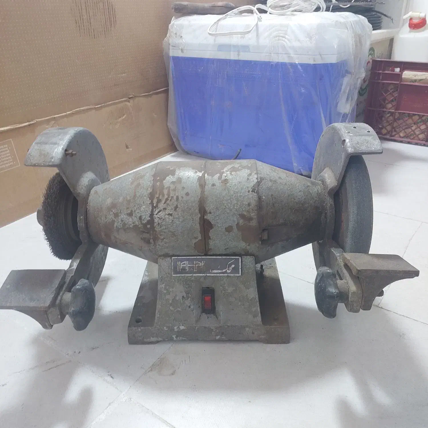 سنگ ساب محک|ابزارآلات|رشت, سعدی (تختی)|دیوار