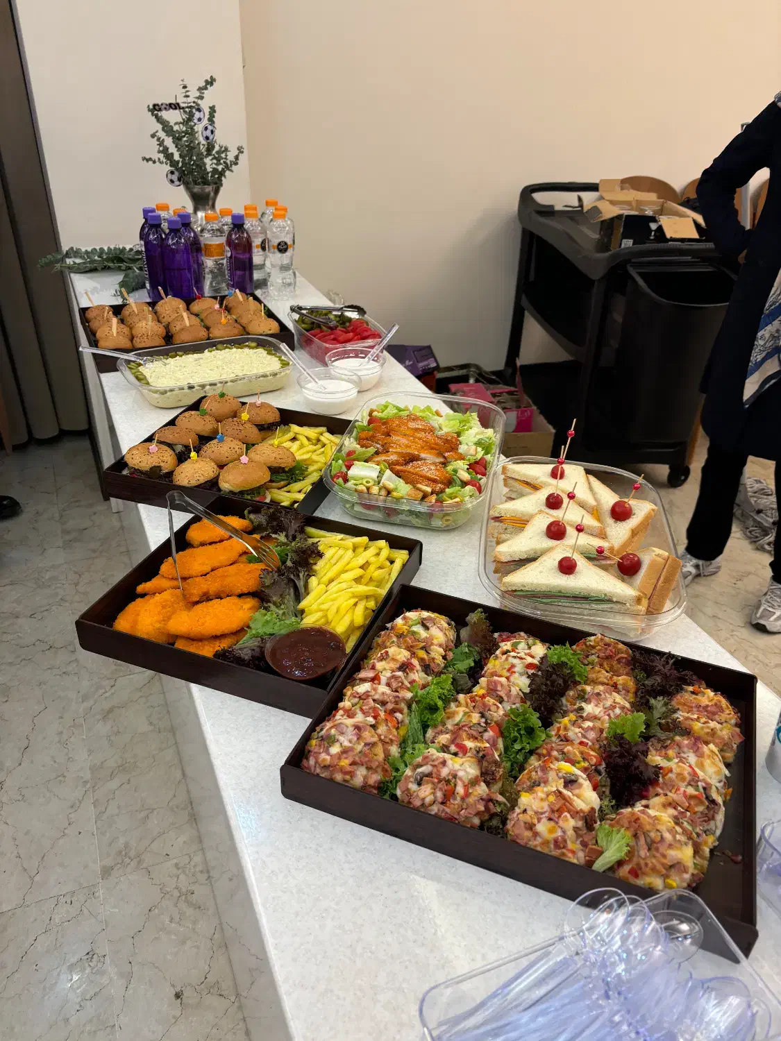 فینگرفود و پذیرایی|خدمات پذیرایی، مراسم|تهران, نیاوران|دیوار