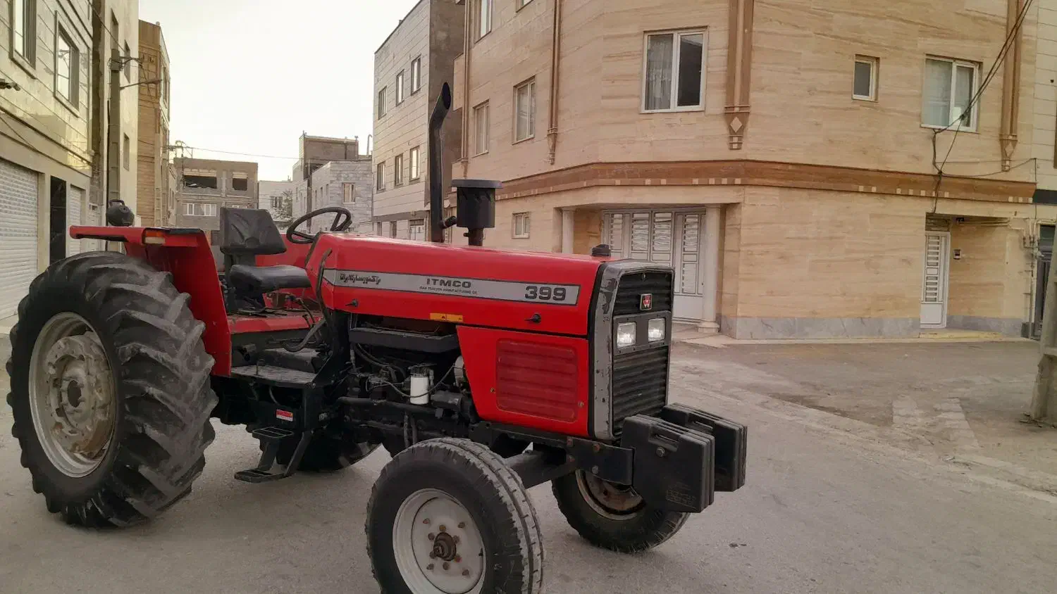 تراکتور ۳۹۹ تک مدل ۸۷ موتور پرکیز|خودرو سنگین|قروه, |دیوار