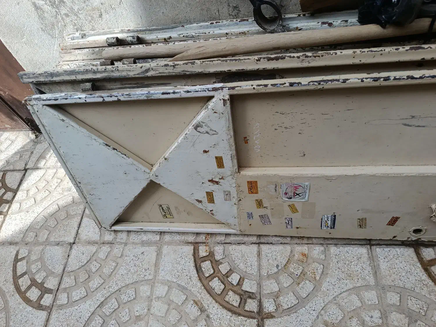 درب بزرگ|ابزارآلات|ایلام, |دیوار