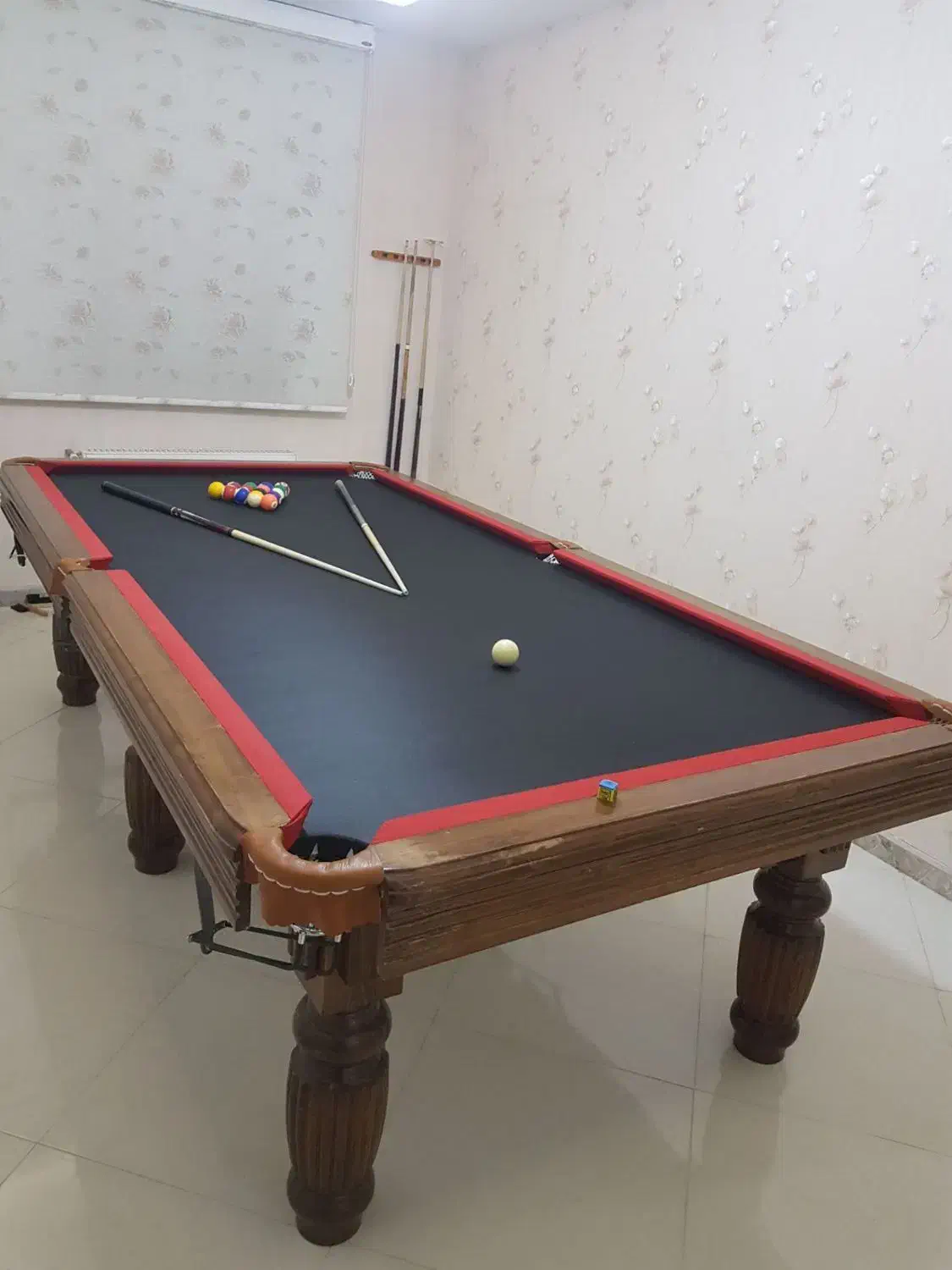 بیلیارددرحدنو فوق‌العاده تمیز|ورزش‌های توپی|رباط‌کریم, رباط‌کریم|دیوار