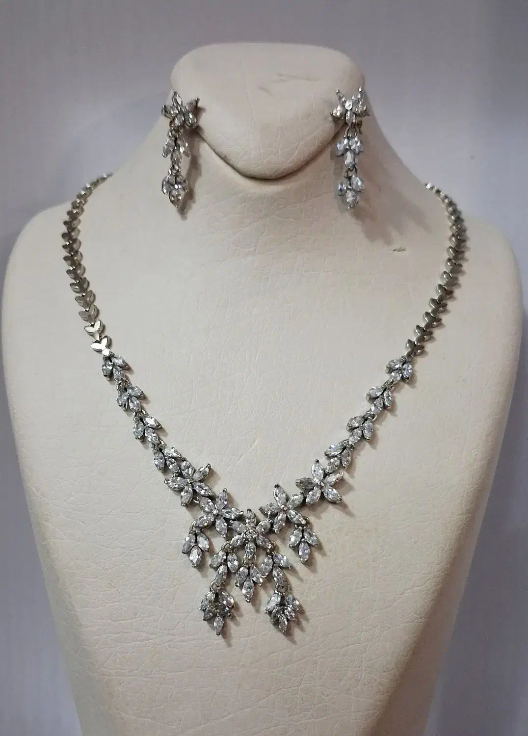 سرویس نقره زنانه|جواهرات|فردیس, نسترن غربی|دیوار