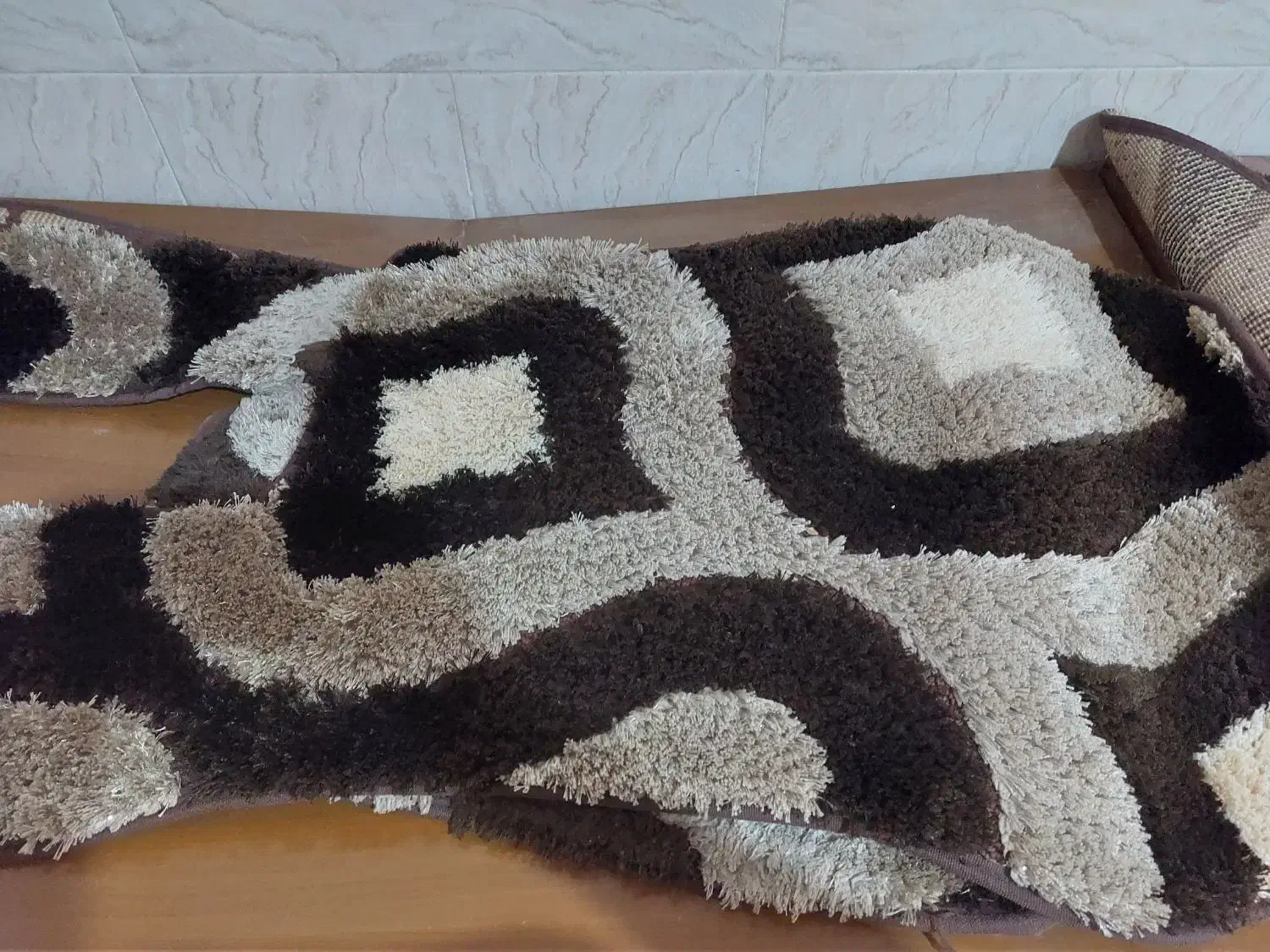 فرش داخل اسکانیا|فرش|سیرجان, |دیوار