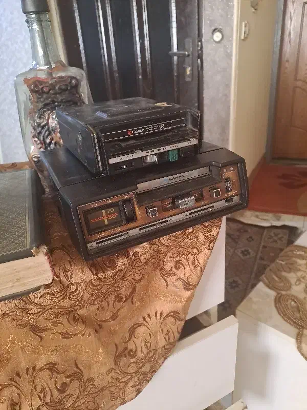 رادیو ضبط قدیمی|کلکسیون اشیاء عتیقه|اندیشه, اندیشه فاز ۱|دیوار