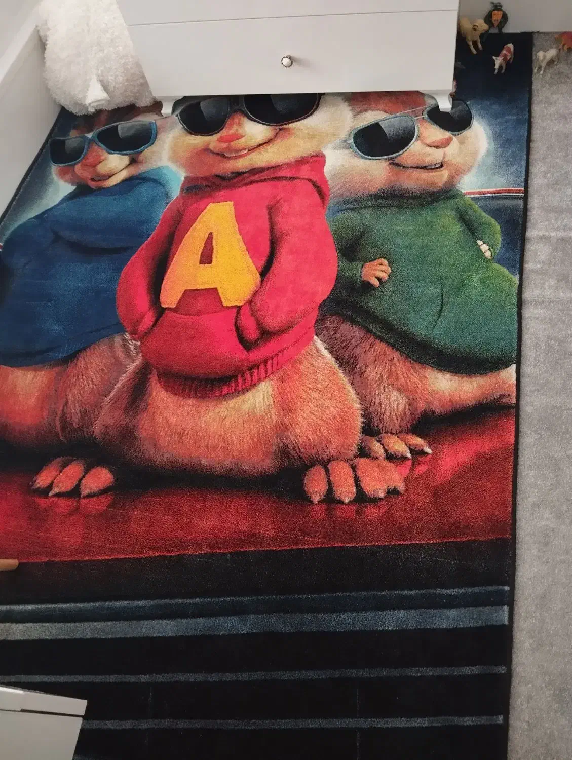 فرش کودک سالم و تمیز در حد نو|فرش|بندر انزلی, صابرحنان|دیوار