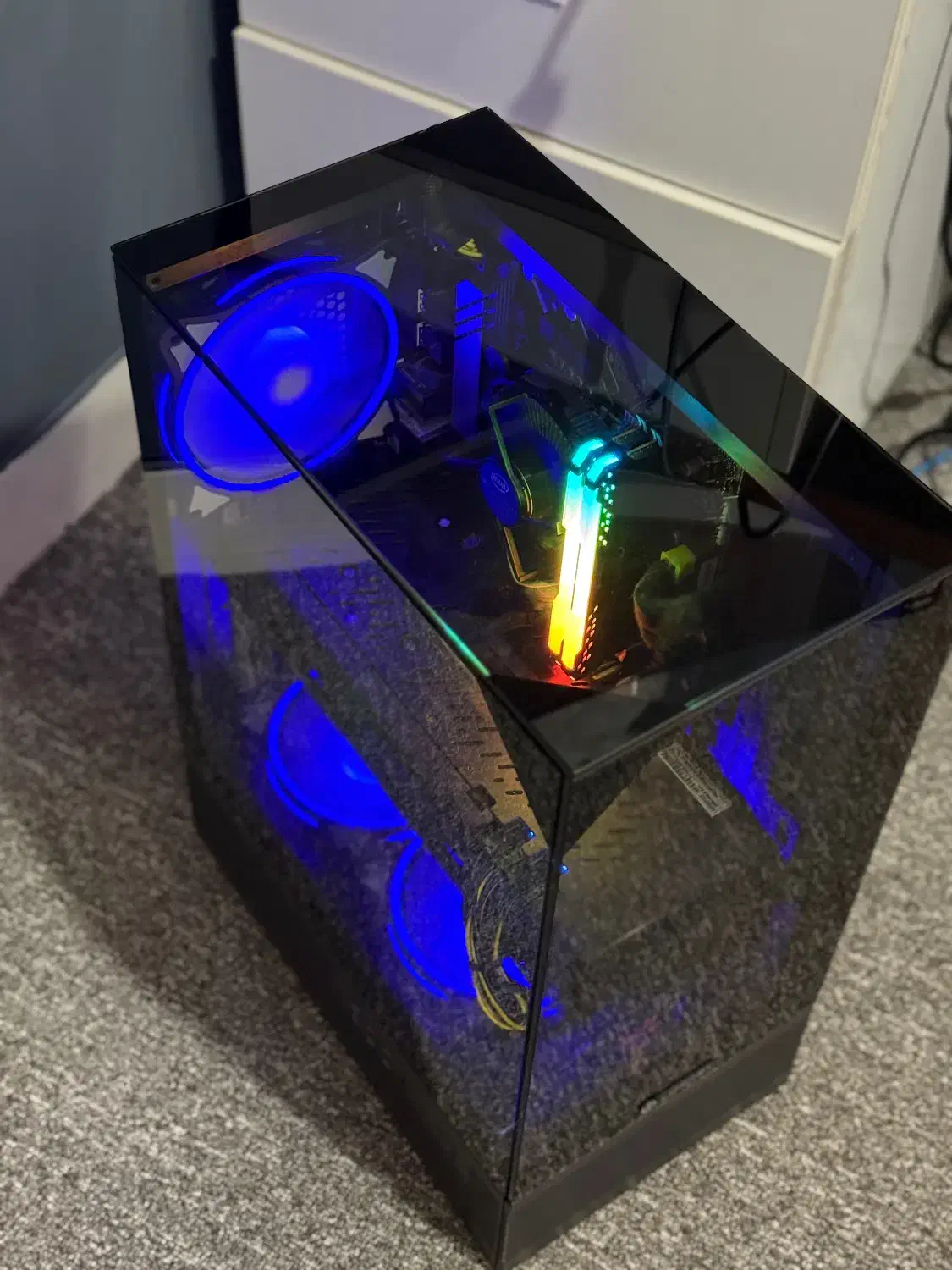 کیس گیمینگ آکواریومی و رندرینگ حرفه آیی|رایانه رومیزی|تهران, تهرانپارس جنوبی|دیوار