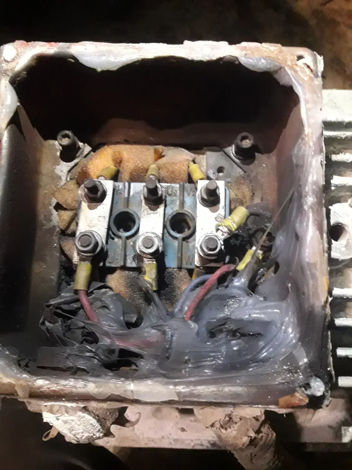 برقکار صنعتی و ساختمان|خدمات پیشه و مهارت|زنجان, |دیوار