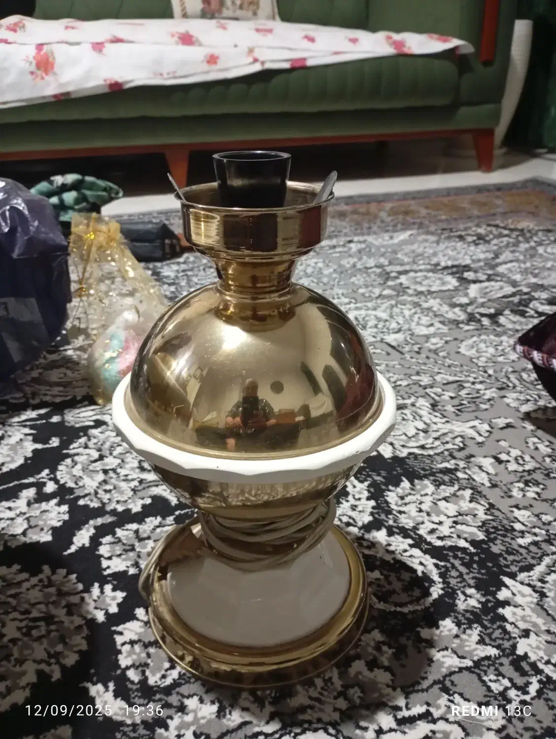 آباژور پاتختی|چراغ خواب و آباژور|گلبهار, شهر جدید گلبهار|دیوار