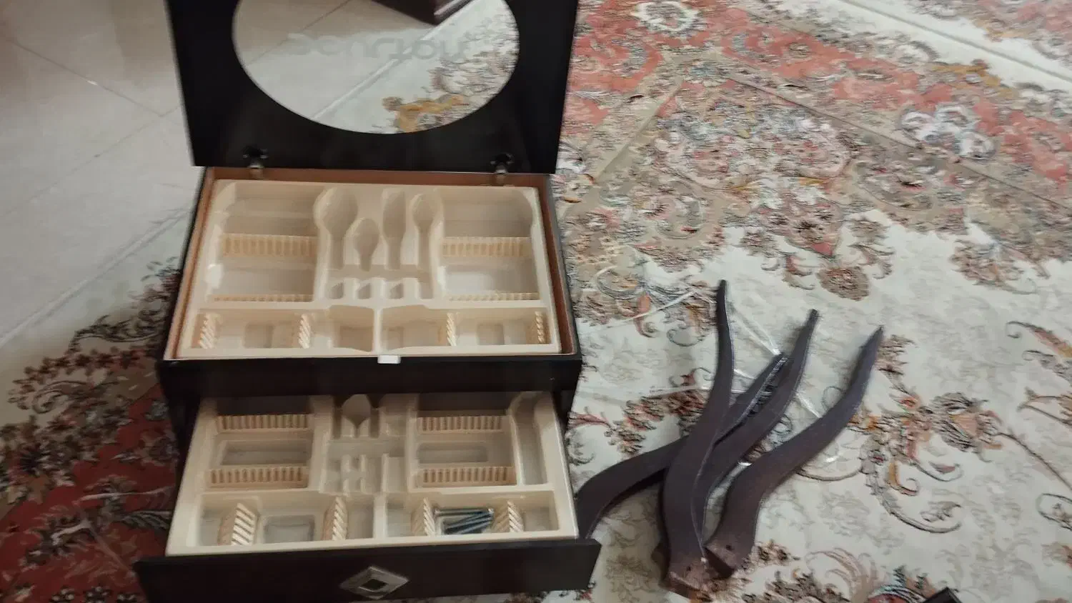 نظم دهنده یا میز قاشق و چنگال|ظروف سرو و پذیرایی|مشهد, جاهد شهر|دیوار