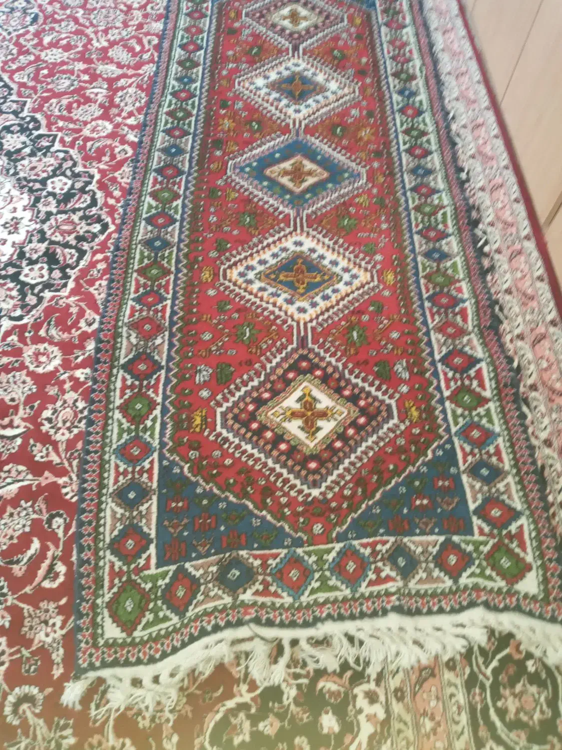 دو تخته فرش کناره|فرش|بروجن, |دیوار