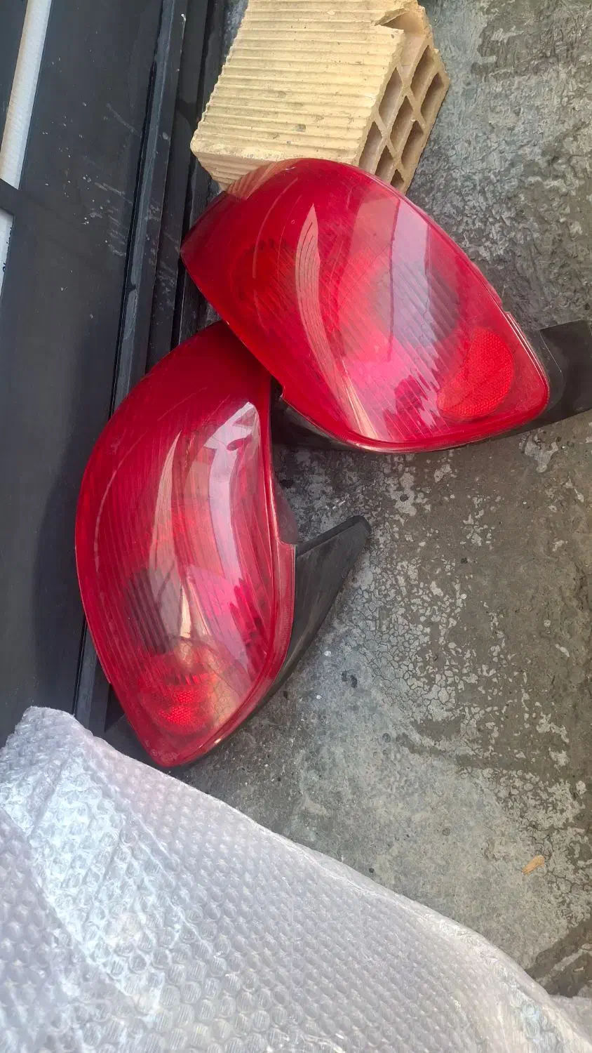 چراغ عقب ۲۰۶|قطعات یدکی و لوازم جانبی|سنندج, |دیوار