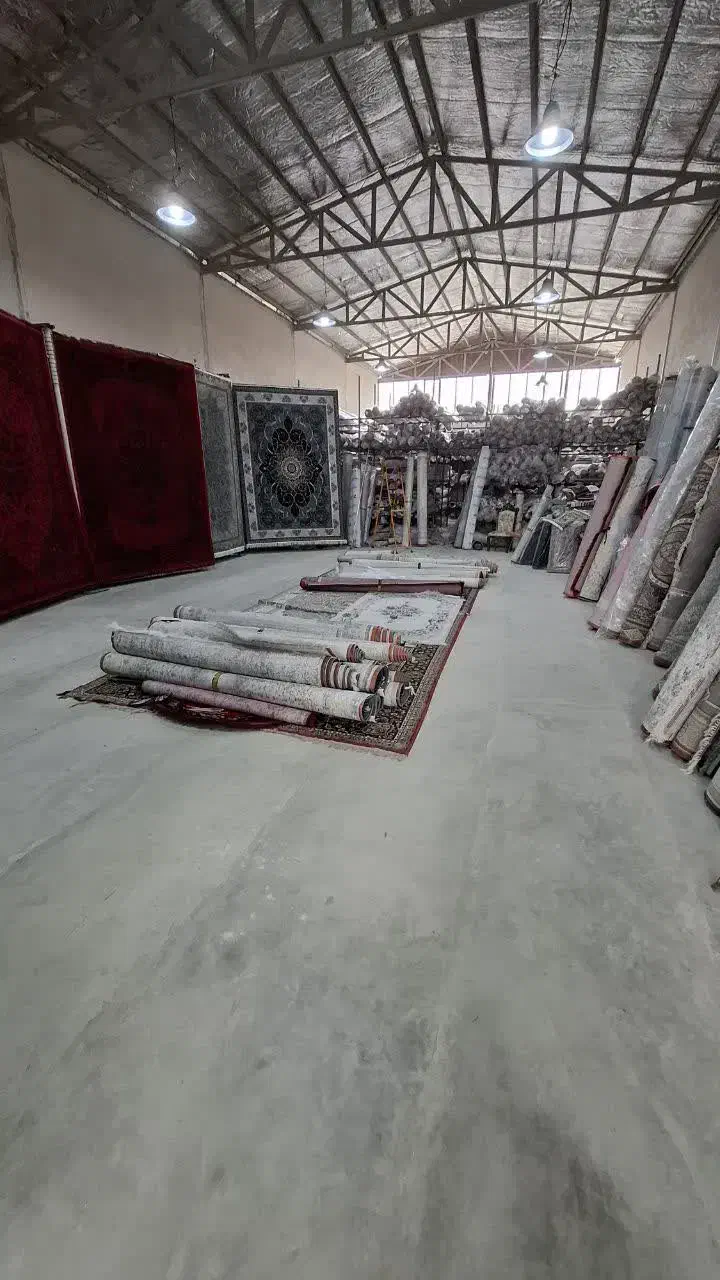 برگ سبز|فرش|کرج, کلاک پایین|دیوار