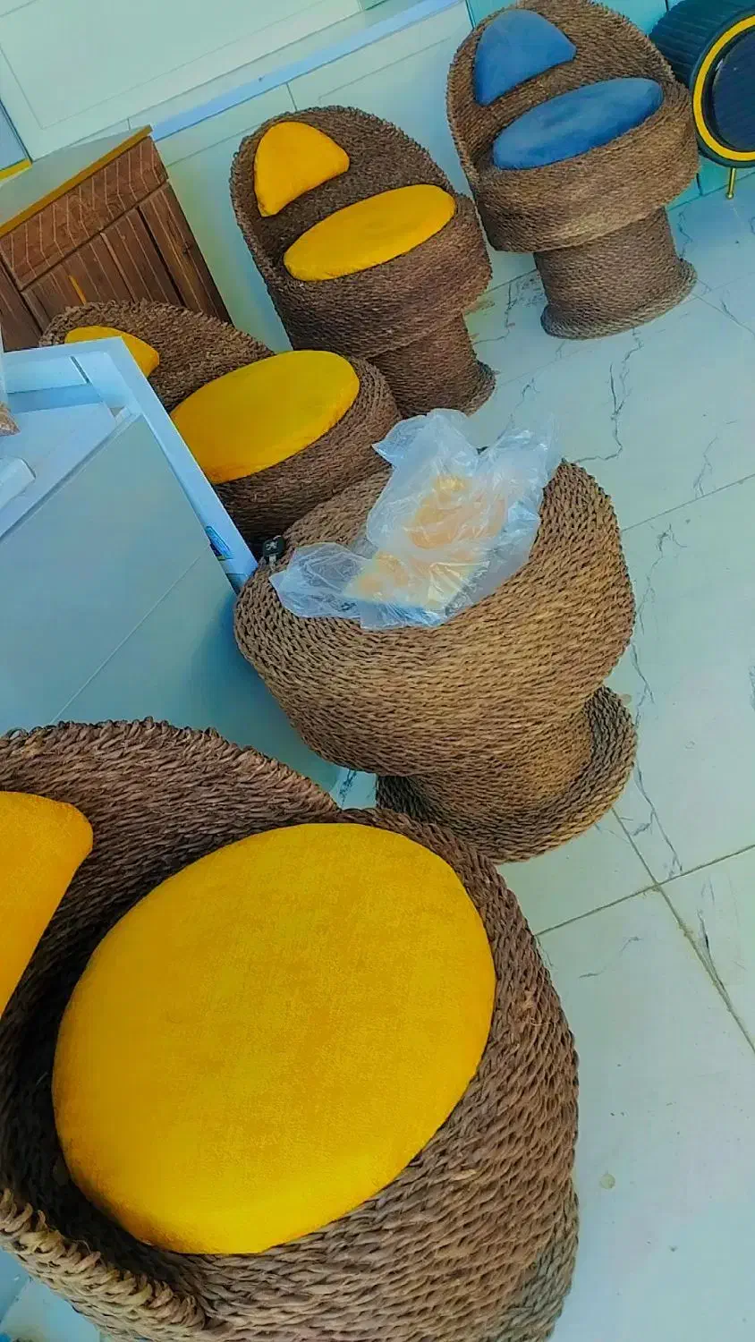 کافی بار  میز صندلی|مبلمان خانگی و میز عسلی|شهرضا, |دیوار