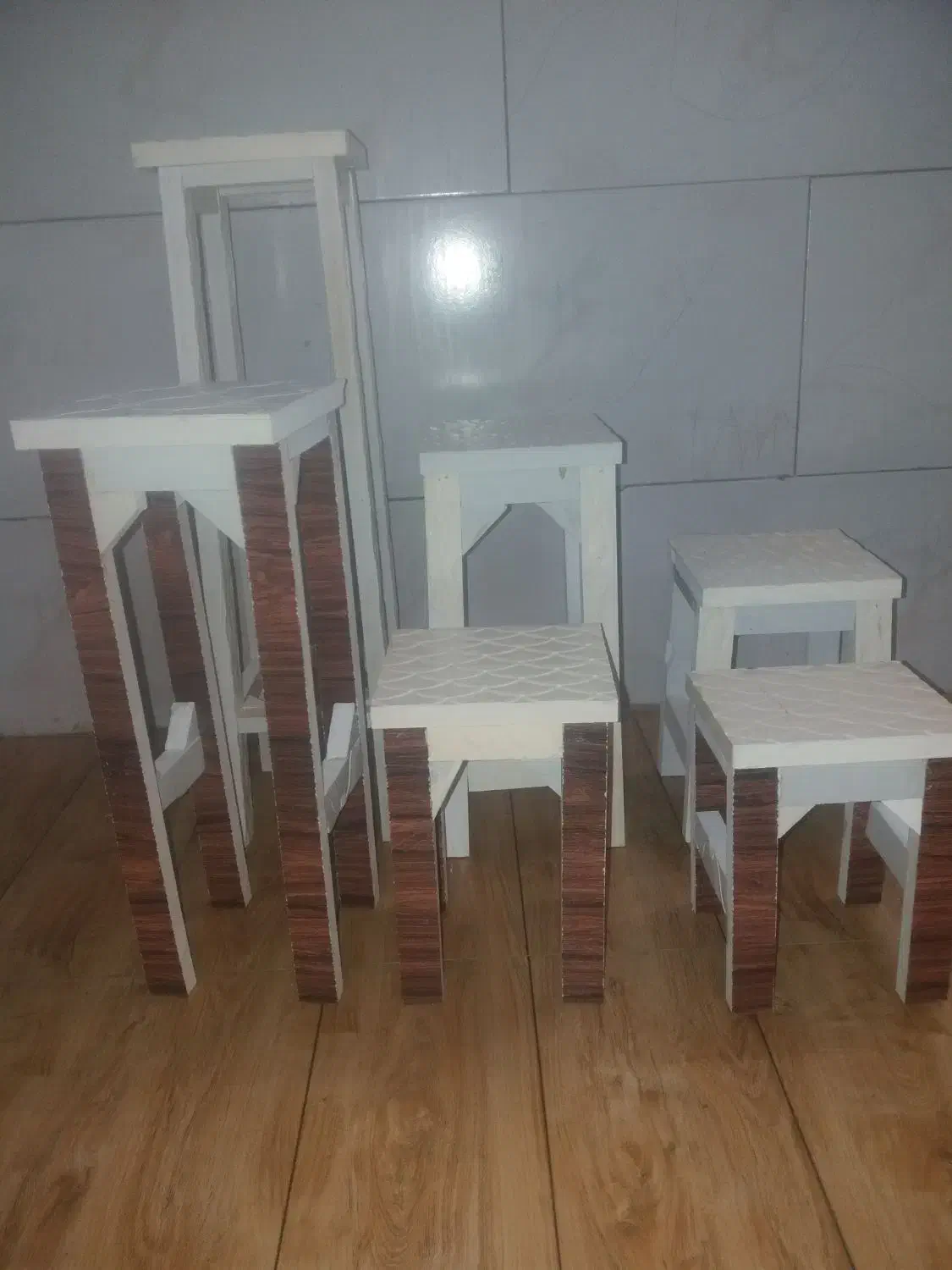 استند گلدان چهار پایه|گل و گیاه طبیعی|یزد, |دیوار