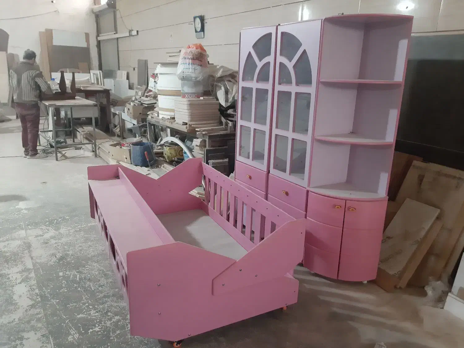 تخت و کمد نوزاد|اسباب و اثاث بچه|کرج, ساماندهی|دیوار