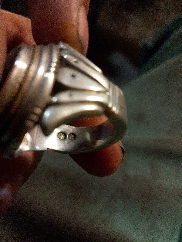 انگشتر توپاز|کلکسیون اشیاء عتیقه|باسمنج, |دیوار