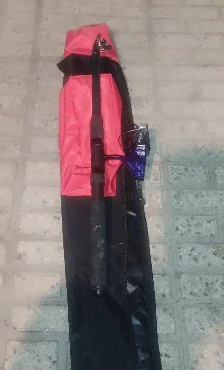 چوب و چرخ ماهیگیری با لوازم کامل|ماهیگیری|قزوین, |دیوار