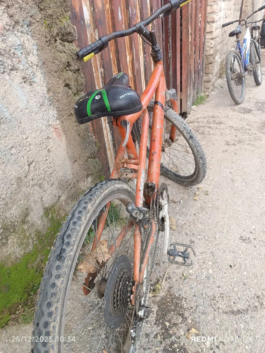 دوچرخه|دوچرخه، اسکیت، اسکوتر|جلین, |دیوار