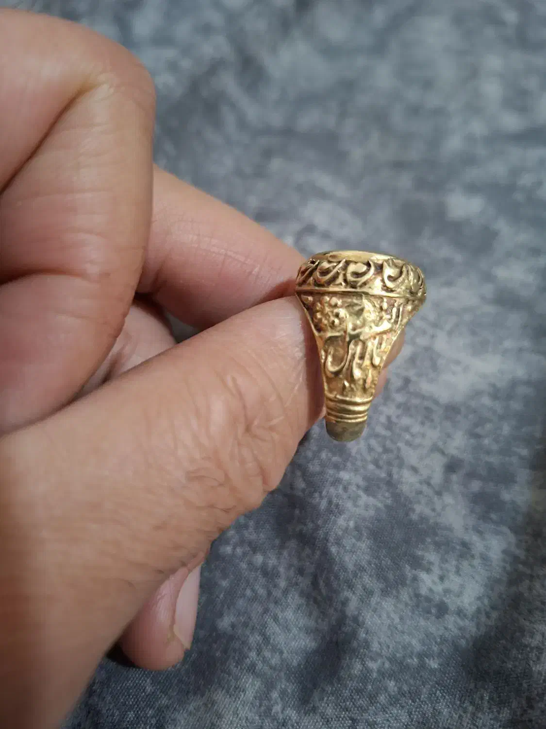 انگشتر قدیمی دست سازبرنزی شیر نشان|بدلیجات|کرمانشاه, |دیوار