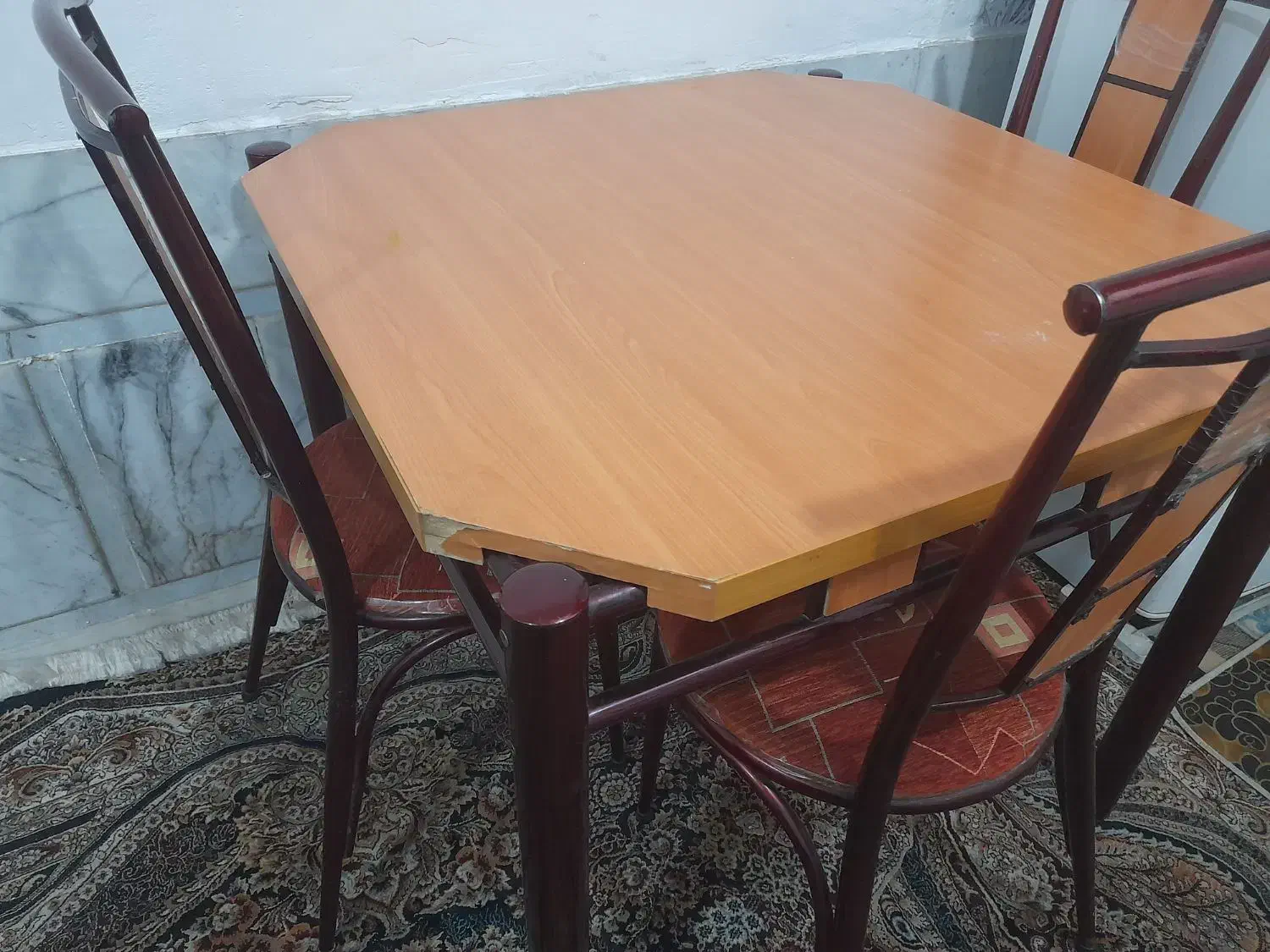 میز و صندلی ۴ نفره|میز و صندلی غذاخوری|زاهدان, |دیوار