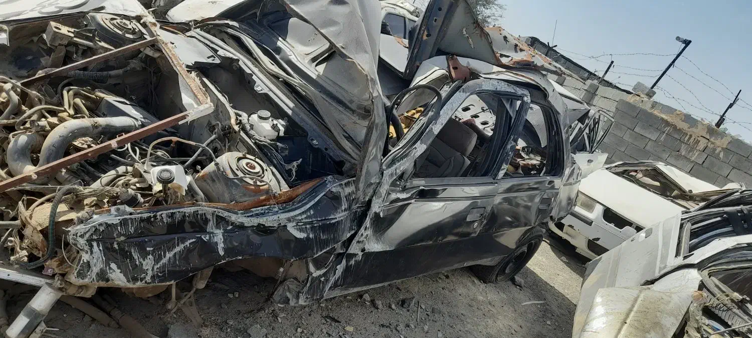 پژو ۴۰۵رنگ مشکی تصادفی مدل ۸۵ رنگ مشکی|خودرو سواری و وانت|کهنوج, |دیوار