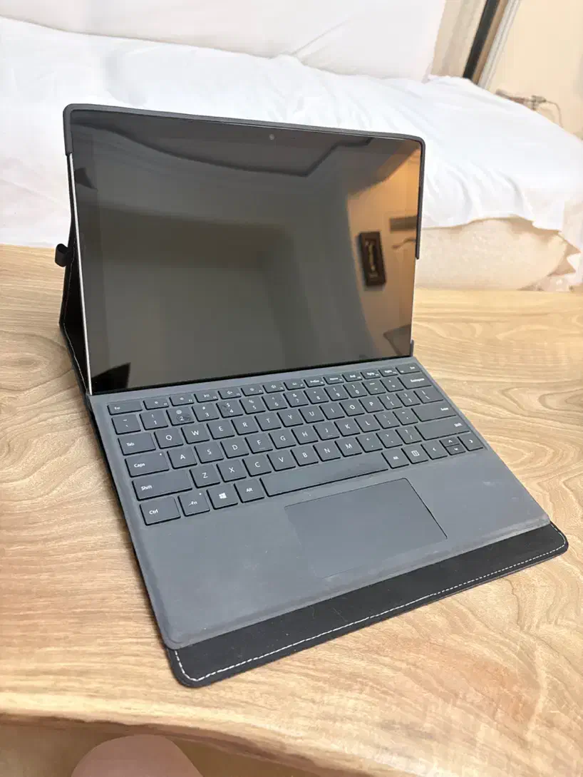 Surface|رایانه همراه|تهران, هروی|دیوار