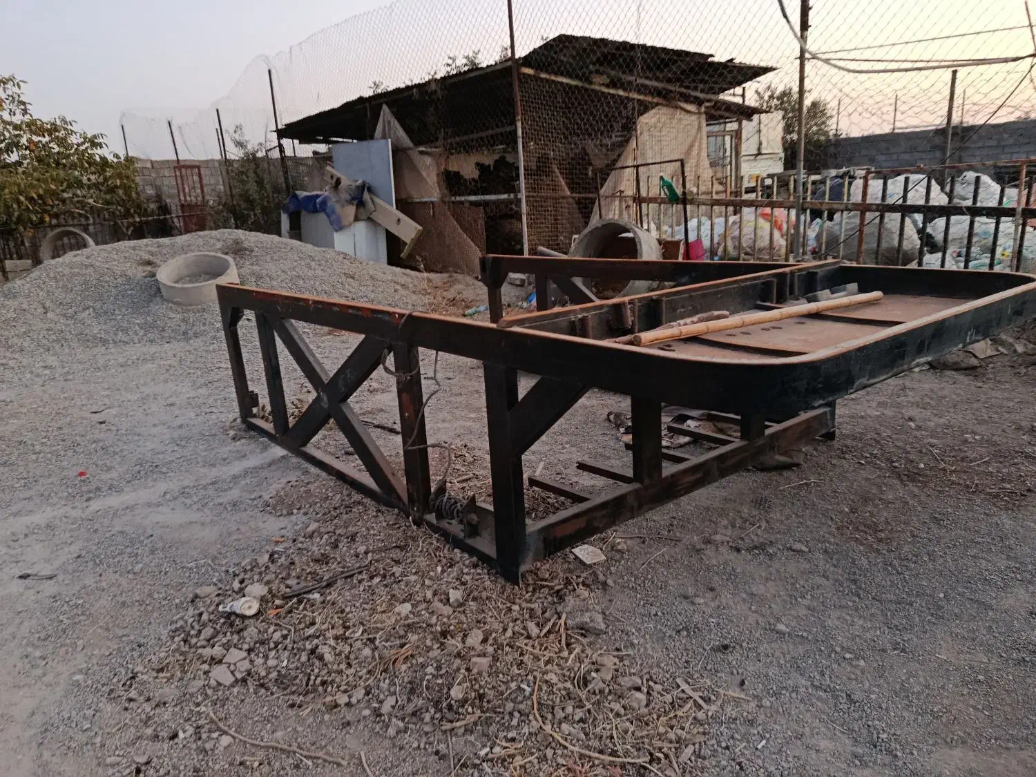 باربند آهن کشی و باربند شمالی نیسان|قطعات یدکی و لوازم جانبی|هشتگرد, ینگی امام|دیوار