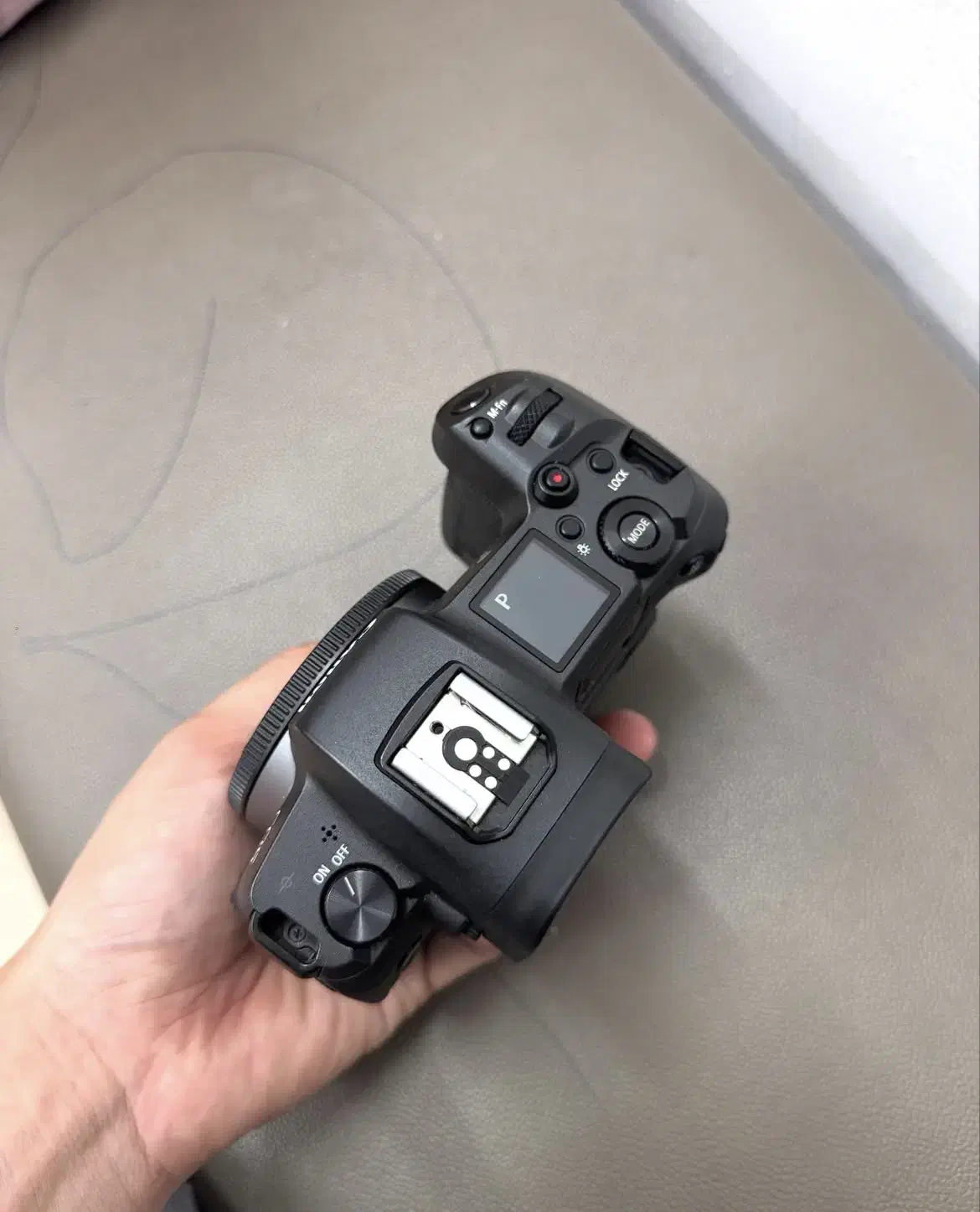 canon R|دوربین عکاسی و فیلمبرداری|نوشین شهر, |دیوار