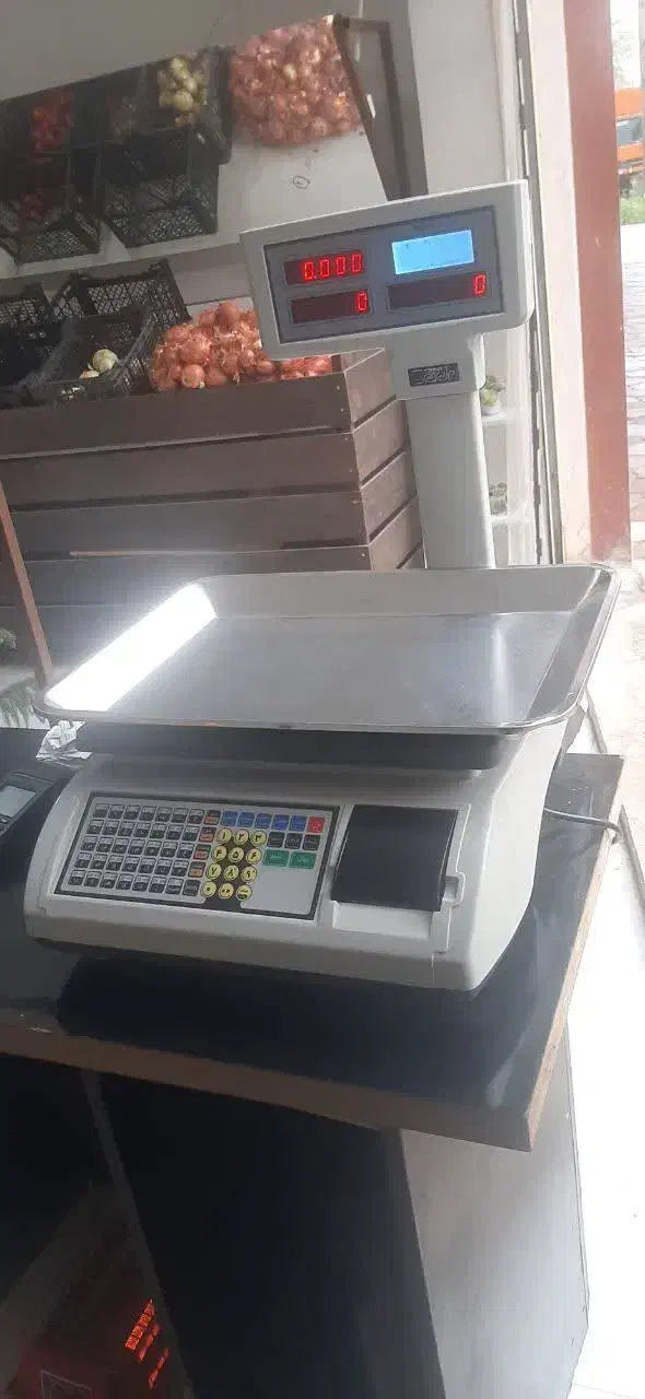 ترازو سالم و در حد نو|فروشگاه و مغازه|رشت, گلزاران|دیوار