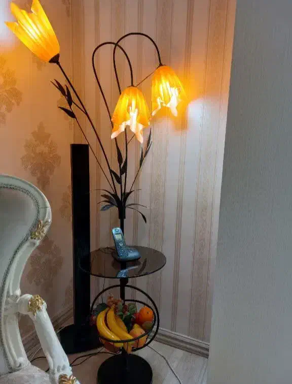 میز تلفن وآباژور کاملا سالم|میز تلفن|تبریز, |دیوار