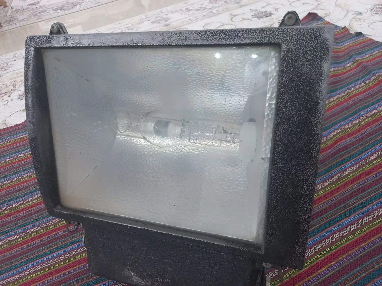 نورافکن بزرگ|لامپ و چراغ|مسجد سلیمان, |دیوار