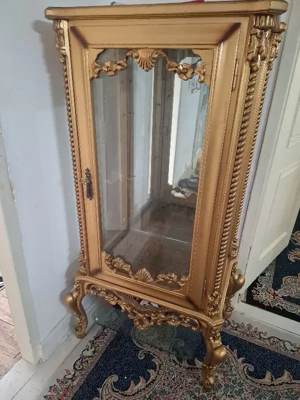 گنجه شیک|کلکسیون اشیاء عتیقه|مشهد, مقدم|دیوار