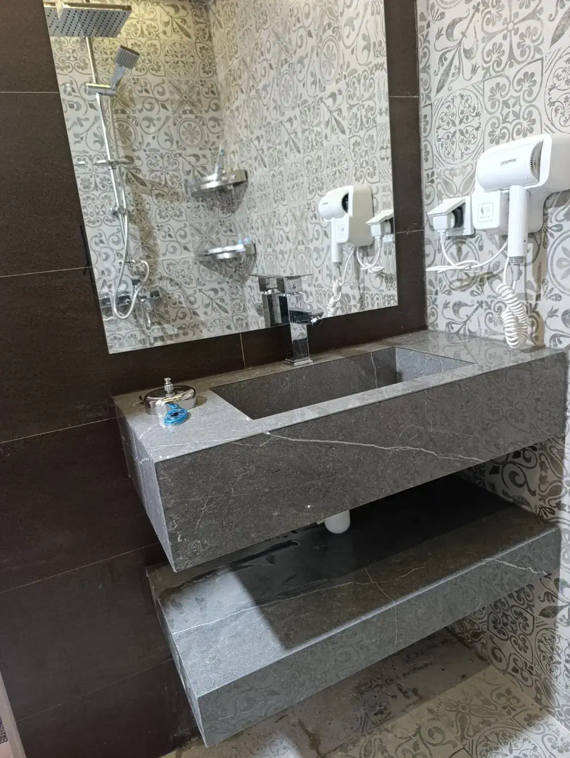 لوله کشی برق آب پولیکا پمپ آبگرمکن جوشکاری|خدمات پیشه و مهارت|شیراز, تندگویان|دیوار