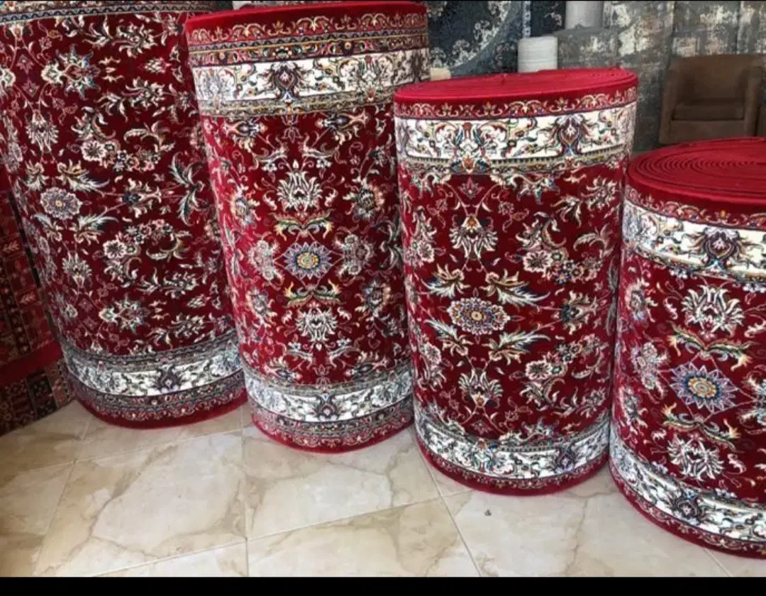فرش افشان قرمز فروشگاه تندیس ۲۰۷۳|فرش|قم, شاه ابراهیم|دیوار