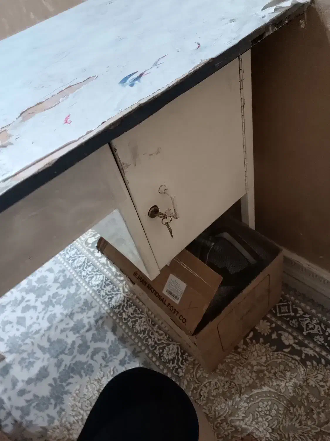 میز|آرایشگاه و سالن‌های زیبایی|دورود, |دیوار