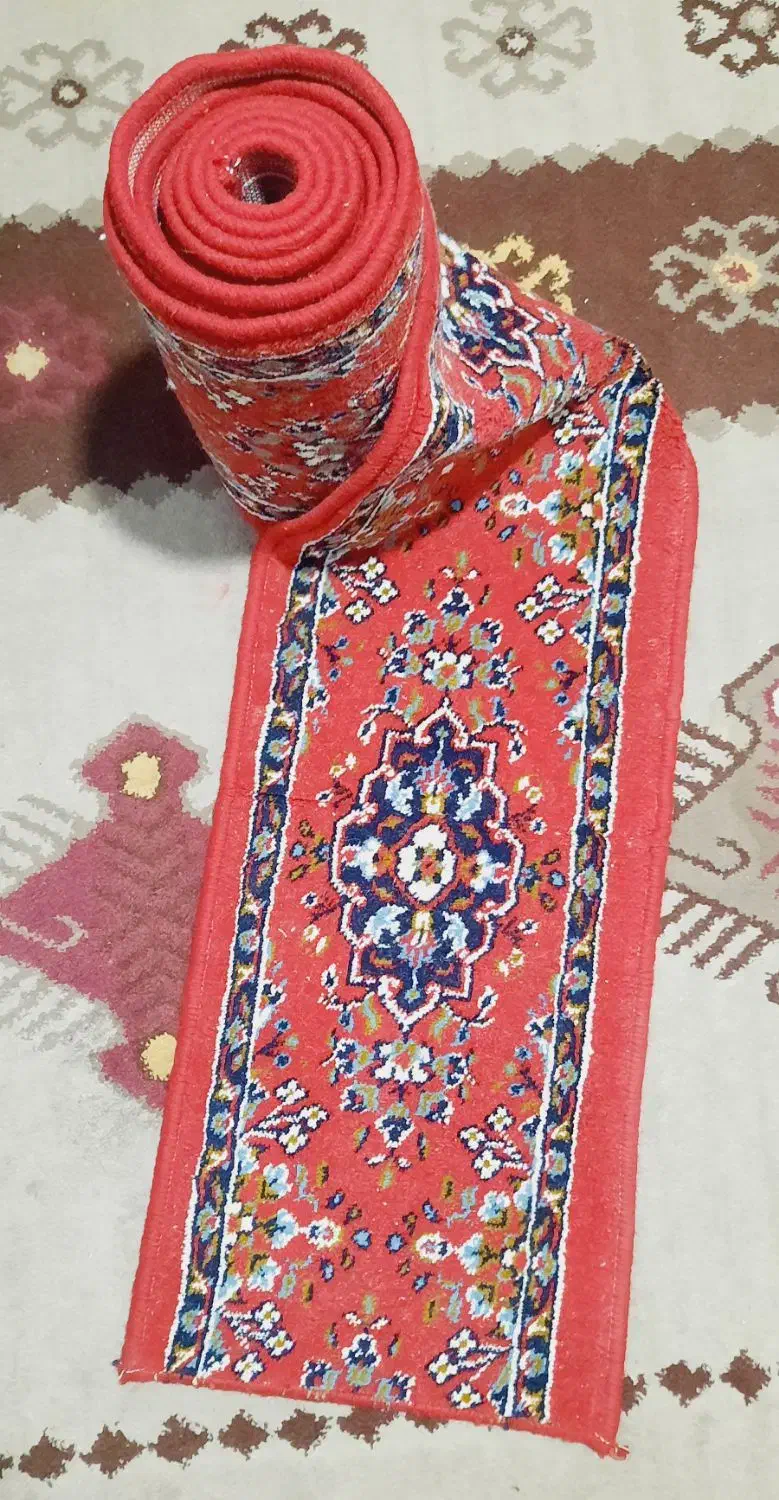 کناره قرمز|فرش|قم, شهر قائم|دیوار