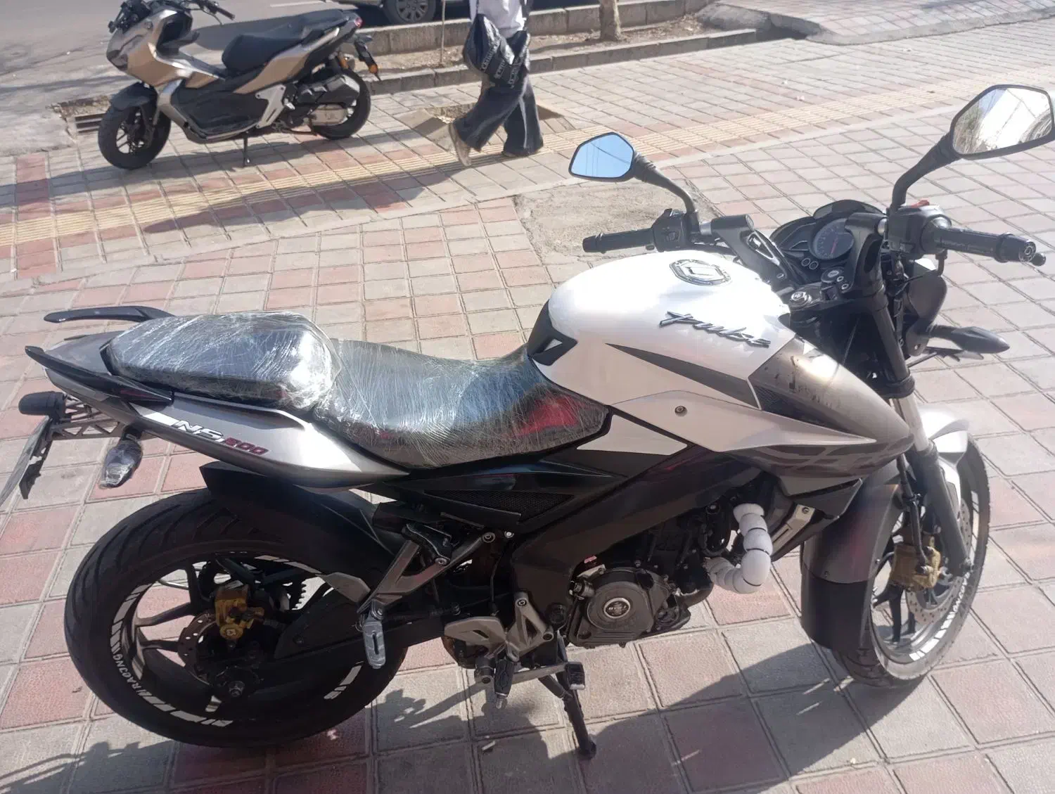 ns200|موتورسیکلت|تهران, کیانشهر|دیوار