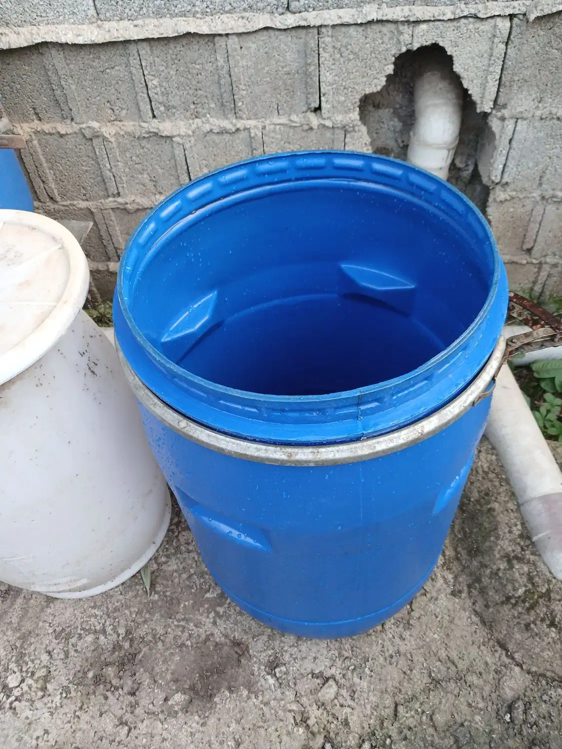 دبه  ۱۲۰ لیتر ۸۰ لیتر|ظروف نگهدارنده، پلاستیکی، یک‌بارمصرف|فومن, |دیوار