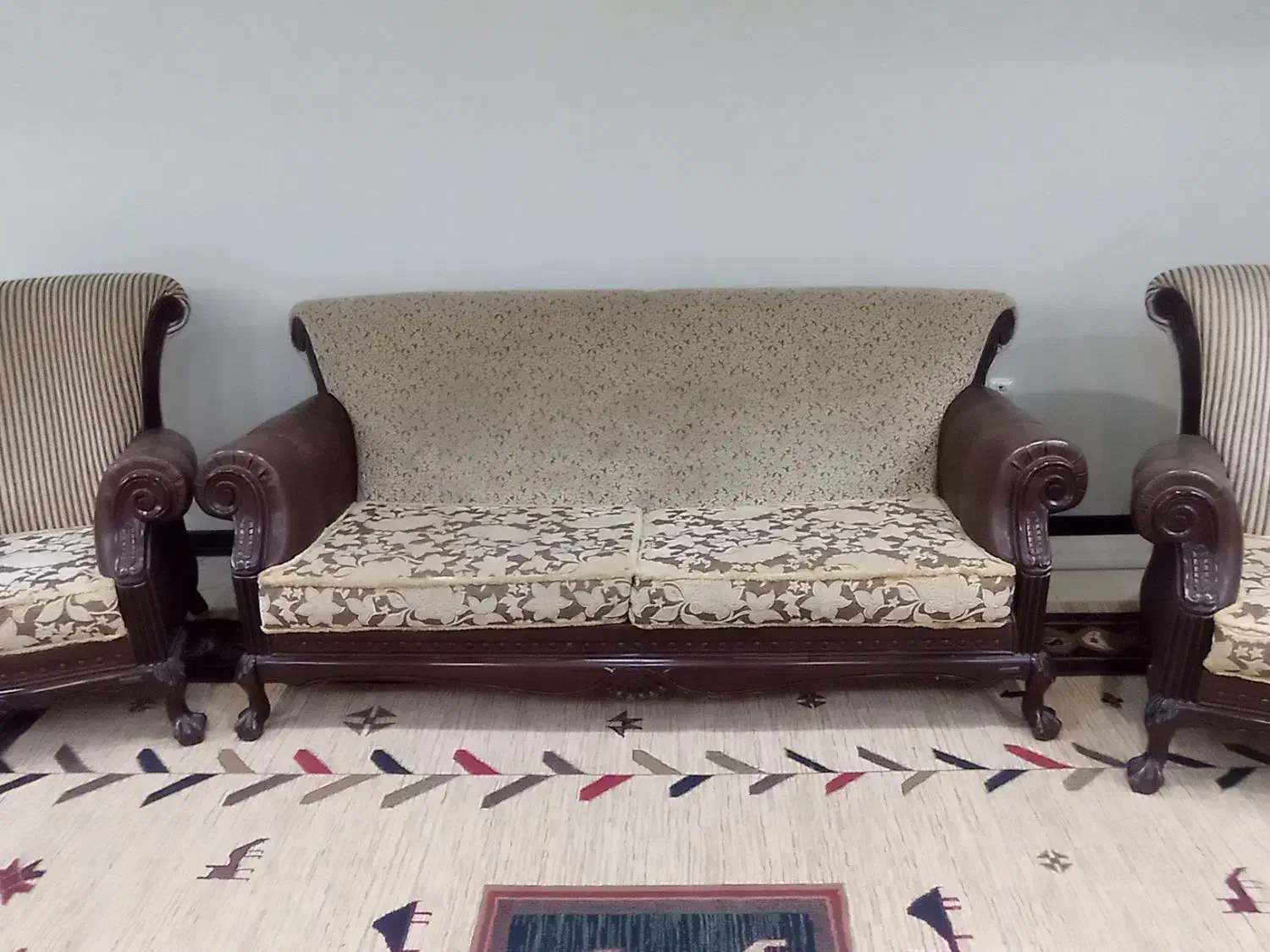 فروش یکدست مبل هفت نفره برند بلونا سلطنتی|مبلمان خانگی و میز عسلی|هشتگرد, فاز ۳ مهستان|دیوار