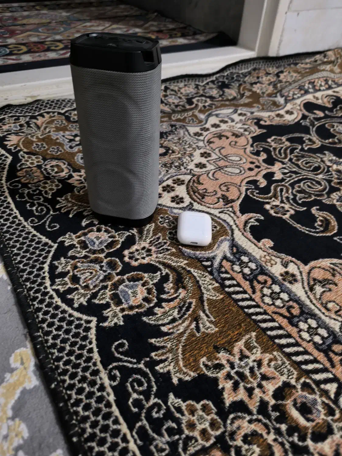 1عدداسپکیر و1عددایر پاد|لوازم جانبی موبایل و تبلت|قم, کلهری|دیوار