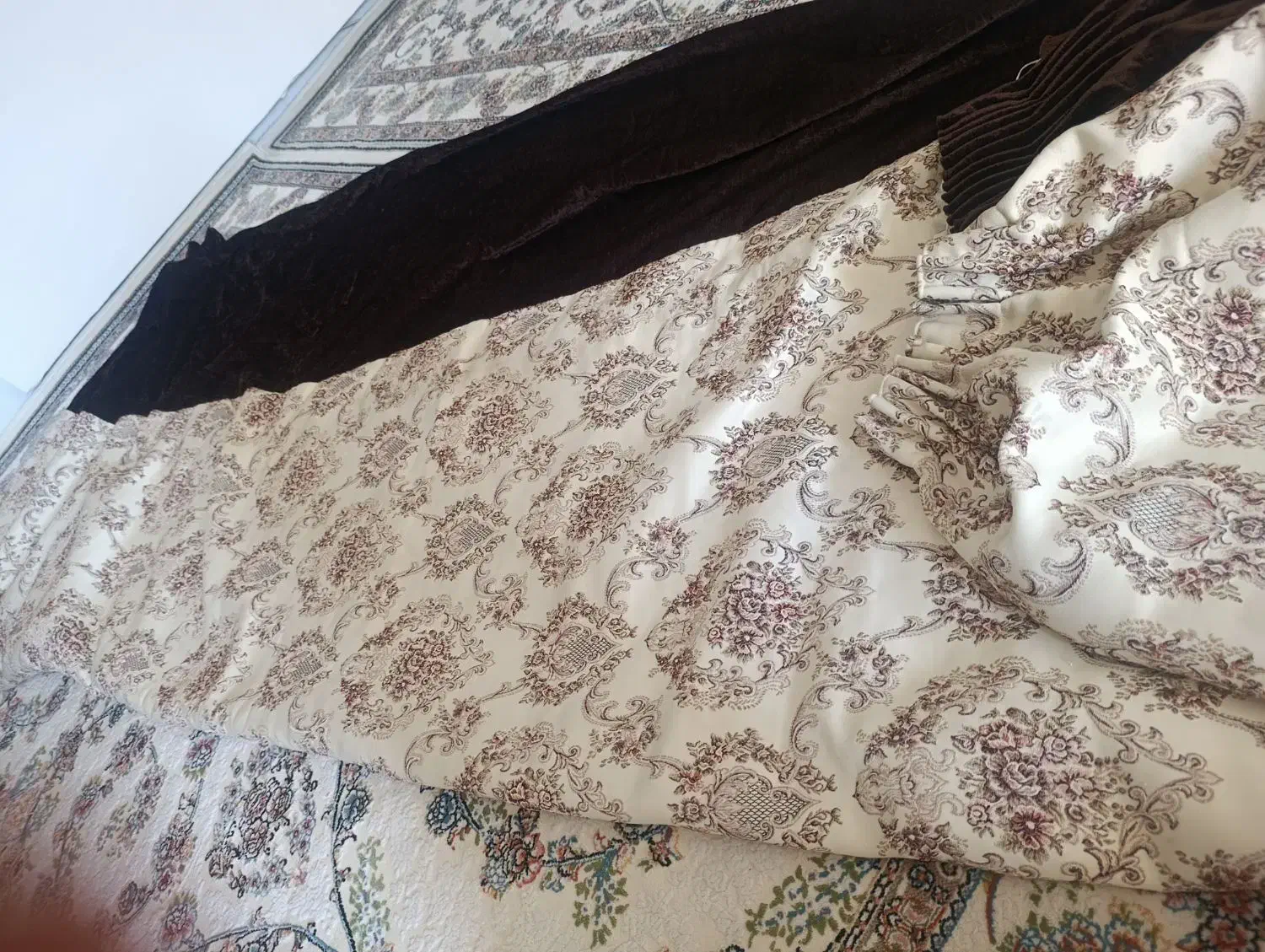 کنار پرده مخمل|پرده، رانر، رومیزی|سنندج, |دیوار